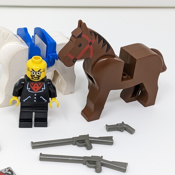 Lego Vintage Minifigures Horses Cowboy Adventures Parts Pieces - Picture 4 of 4